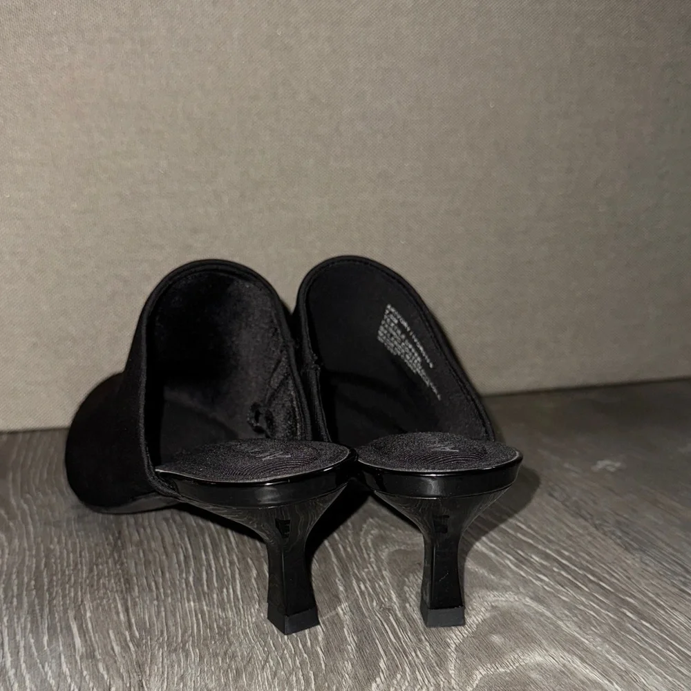 AK Anne Klein iFlex Black Knit Pointed Toe Heeled Mules Slip-Ons Size 7 - Picture 4 of 6